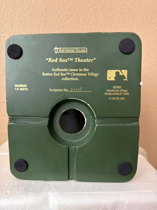 2005 Hawthorne Christmas Village Boston Red Sox Lighted Theater w/ COA Box Cord - Picture 6 of 16